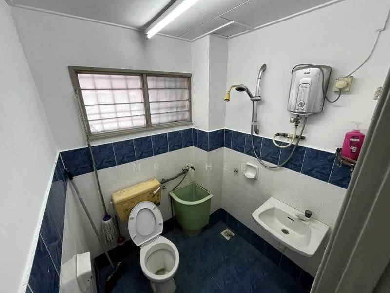Terraced House for Sale in Taman Pakatan Jaya (Tambun) - Mr Chee - Bathroom - PropertyGuru.com.my