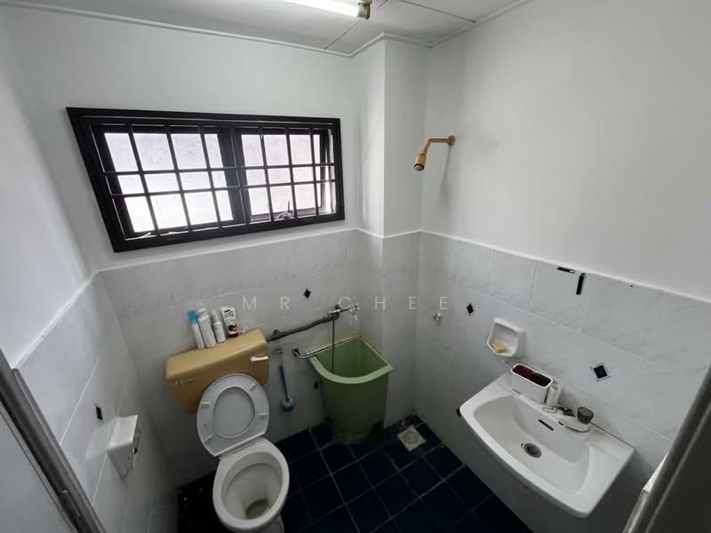 Terraced House for Sale in Taman Pakatan Jaya (Tambun) - Mr Chee - Bathroom - PropertyGuru.com.my
