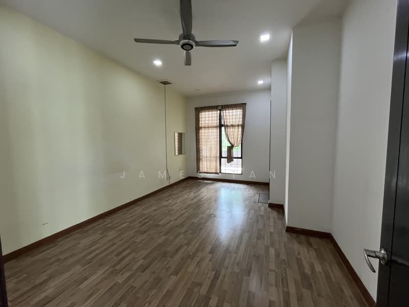 Semi-Detached House for Sale in Subang Bestari (Shah Alam) - James Tan - Living Room - PropertyGuru.com.my