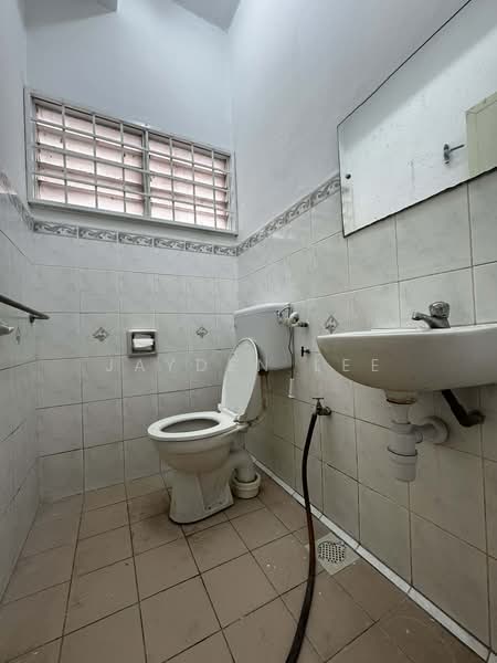 2-storey Terraced House for Sale in Taman Wawasan (Puchong) - Jayden Lee - Bathroom - PropertyGuru.com.my