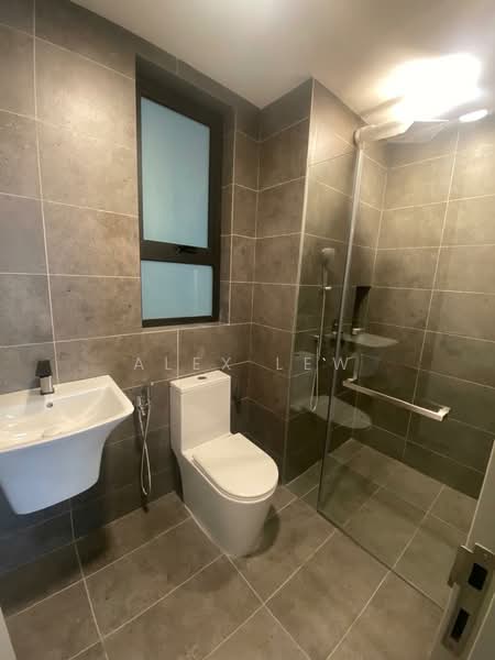 Kondominium untuk Disewa di SkyVogue - Alex Lew - Bathroom - PropertyGuru.com.my