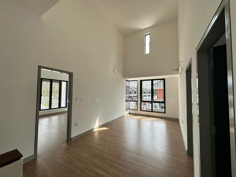 Rumah Teres 2 Tingkat untuk Dijual di Elmina (Shah Alam) - Nafis Hashim - Living Room - PropertyGuru.com.my