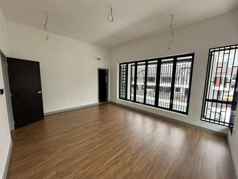 Rumah Teres 2 Tingkat untuk Dijual di Elmina (Shah Alam) - Nafis Hashim - Living Room - PropertyGuru.com.my