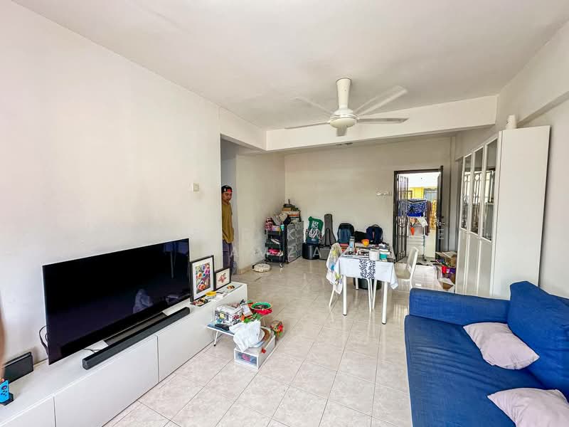 Apartment for Sale at Pangsapuri Carlina - Ahmad Fikri Amer Hamzah - Living Room - PropertyGuru.com.my