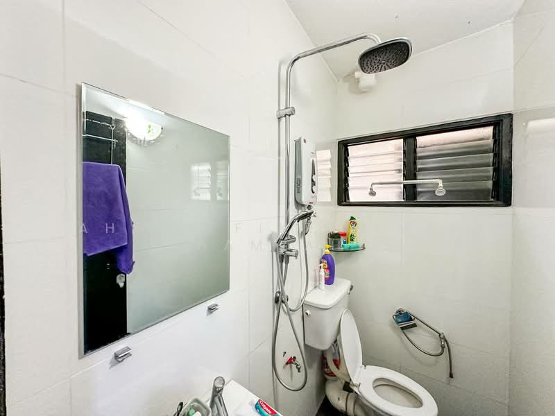 Apartment for Sale at Pangsapuri Carlina - Ahmad Fikri Amer Hamzah - Bathroom - PropertyGuru.com.my