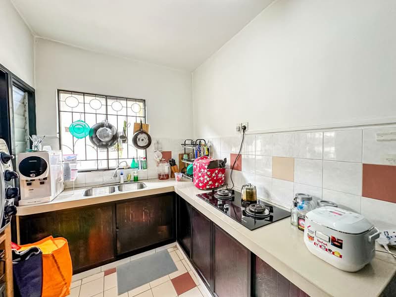 Apartment for Sale at Pangsapuri Carlina - Ahmad Fikri Amer Hamzah - Kitchen - PropertyGuru.com.my