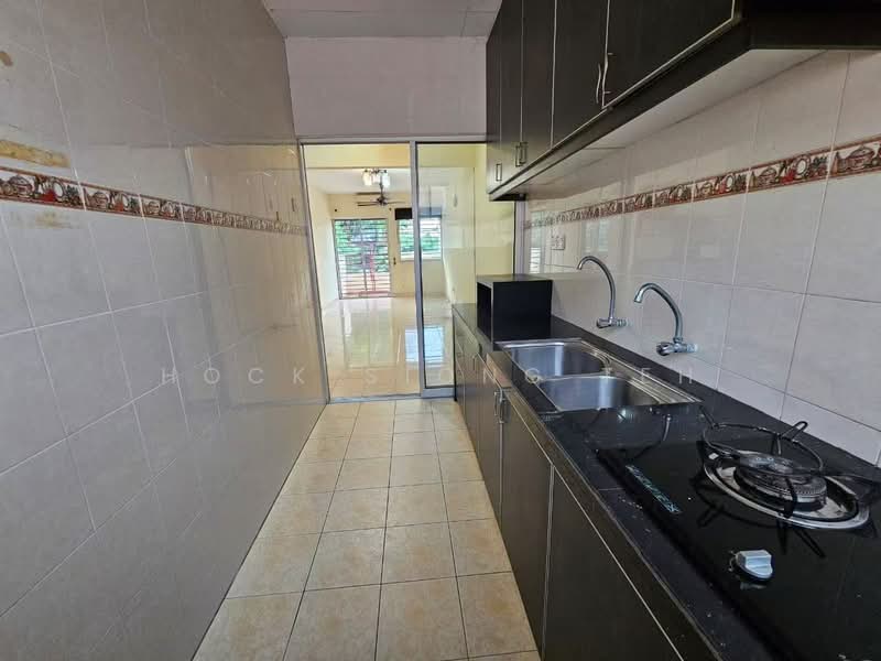 Townhouse for Sale in Taman Bukit Serdang (Seri Kembangan) - Hock Siong Teh - Kitchen - PropertyGuru.com.my