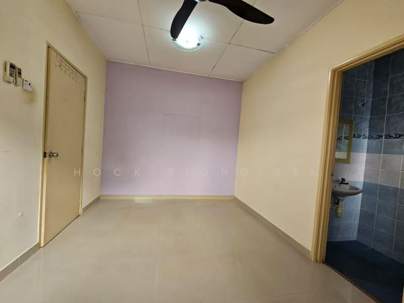 Townhouse for Sale in Taman Bukit Serdang (Seri Kembangan) - Hock Siong Teh - Interior - PropertyGuru.com.my