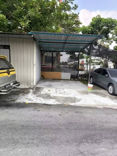 Townhouse for Sale in Taman Bukit Serdang (Seri Kembangan) - Hock Siong Teh - Exterior - PropertyGuru.com.my