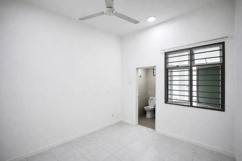 Rumah Teres untuk Dijual di Nilai (Negeri Sembilan) - AIMAN ZUHDI - PropertyGuru.com.my