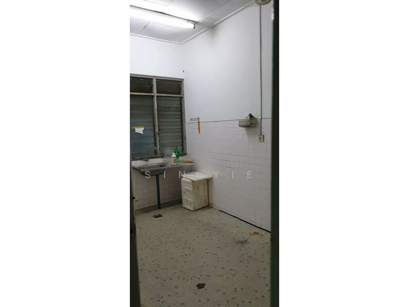 Rumah Teres 1 Tingkat untuk Dijual di Taman Pelangi (Johor Bahru) - Sin Yie - Kitchen - PropertyGuru.com.my