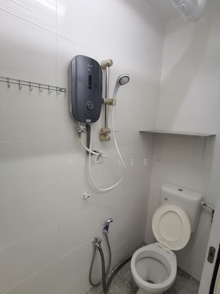 Apartment for Rent at Teratai Mewah Apartment Block 15,17,19,21 - GEE Lee - Bathroom - PropertyGuru.com.my
