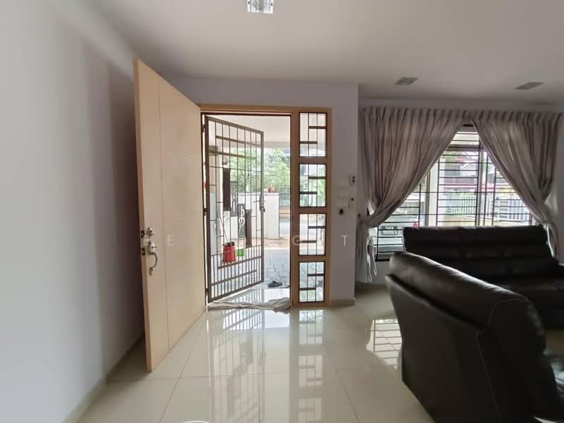 Cluster House for Sale in Taman Sri Pulai Perdana (Skudai) - Ee Fong Toh - Living Room - PropertyGuru.com.my