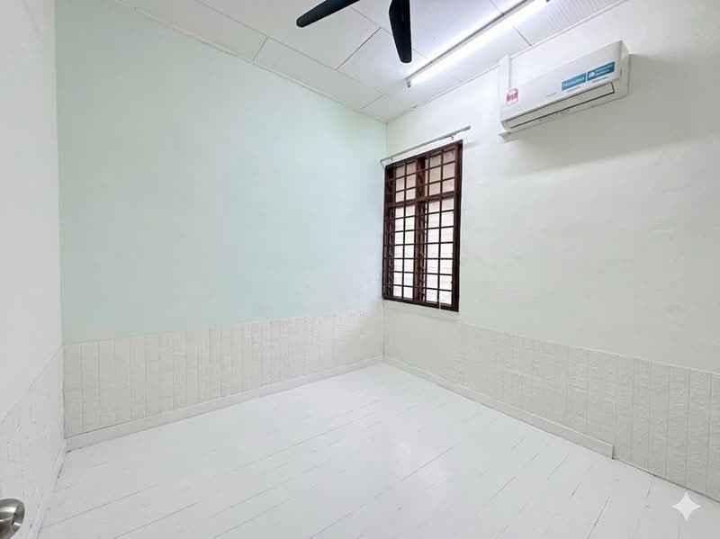 1-storey Terraced House for Sale in Taman Desa Cemerlang (Ulu Tiram) - Ee Fong Toh - Interior - PropertyGuru.com.my
