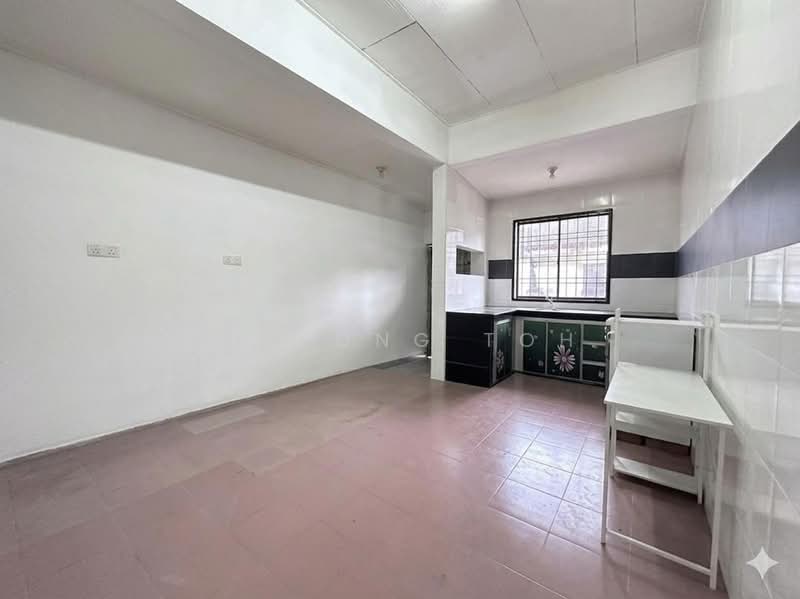 1-storey Terraced House for Sale in Taman Desa Cemerlang (Ulu Tiram) - Ee Fong Toh - Kitchen - PropertyGuru.com.my