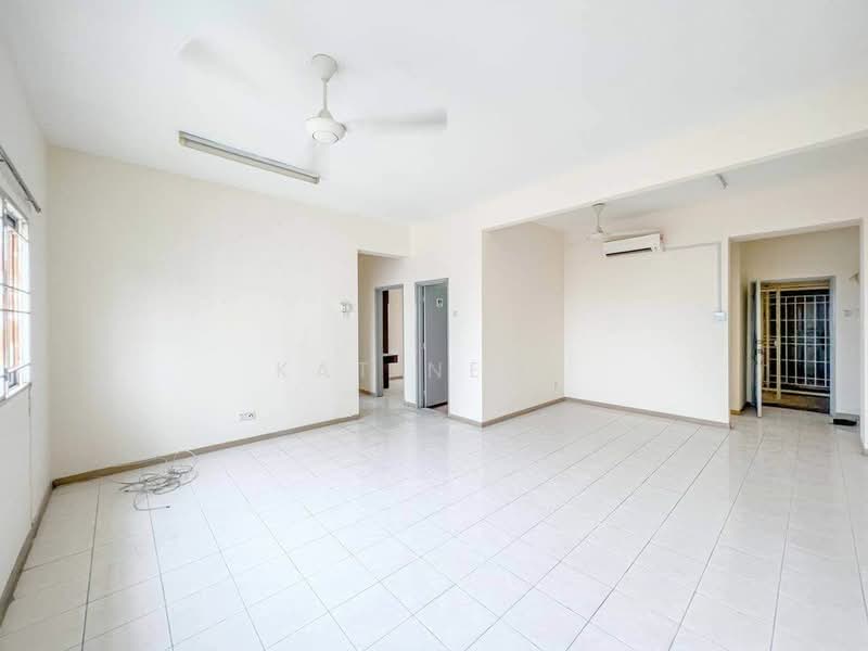 2-storey Terraced House for Sale in Taman Kesuma (Ampang) - KAT NEOH - Living Room - PropertyGuru.com.my