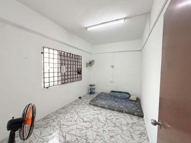 Rumah Flat untuk Disewa di Taman Gamelan Indah - Jovin Lee - Bedroom - PropertyGuru.com.my