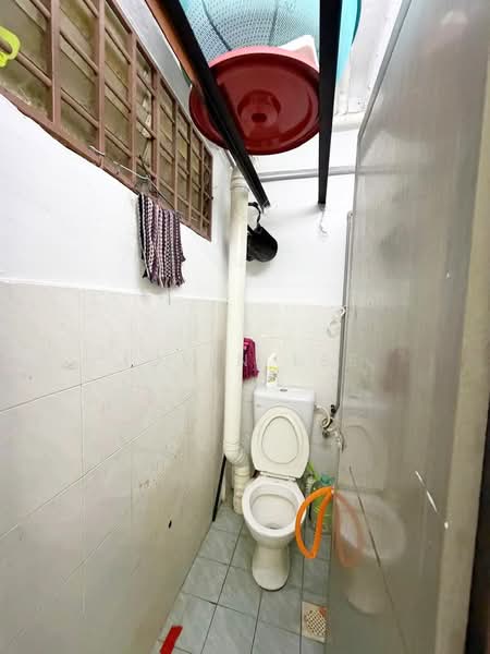 Rumah Flat untuk Disewa di Taman Gamelan Indah - Jovin Lee - Bathroom - PropertyGuru.com.my