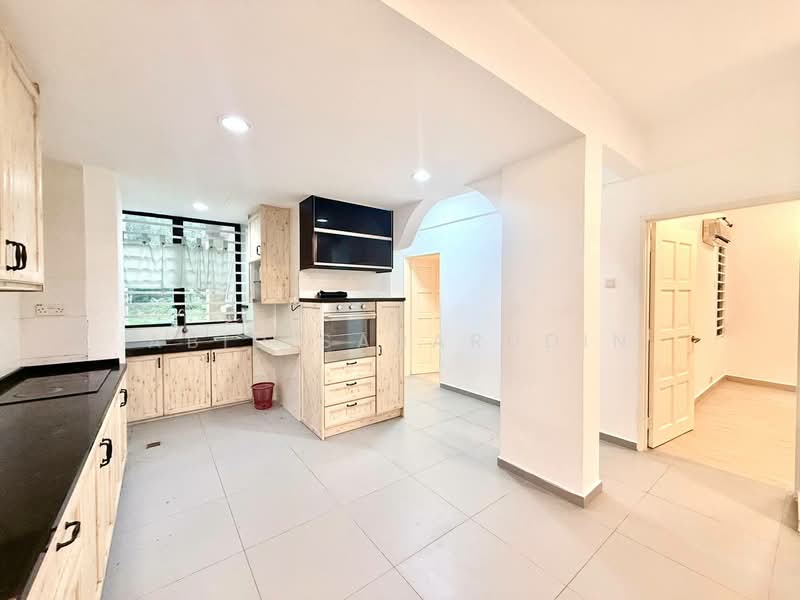 Condominium for Sale at Waizuri 1 - Abid Sabarudin - Kitchen - PropertyGuru.com.my