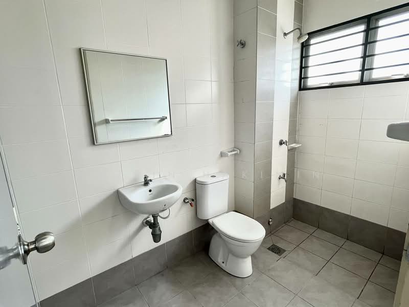 2-storey Terraced House for Sale in Bandar Bukit Raja (Klang) - Nazrin Hakimin - Bathroom - PropertyGuru.com.my