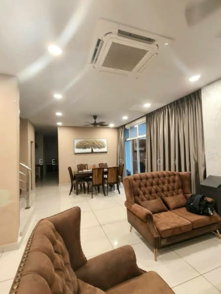 Cluster House for Sale in Mutiara Rini (Skudai) - Ee Fong Toh - Living Room - PropertyGuru.com.my