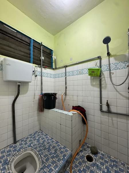 2-storey Terraced House for Sale in Taman Putra (Ampang) - Shafiq Muttalib - Bathroom - PropertyGuru.com.my