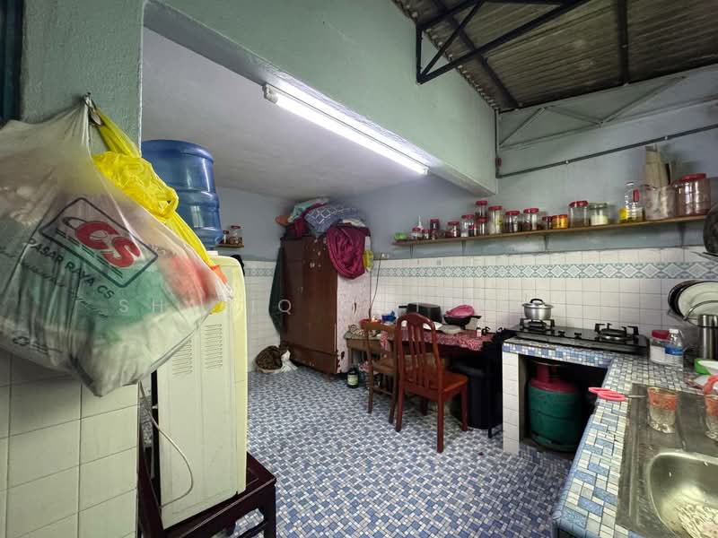2-storey Terraced House for Sale in Taman Putra (Ampang) - Shafiq Muttalib - Kitchen - PropertyGuru.com.my