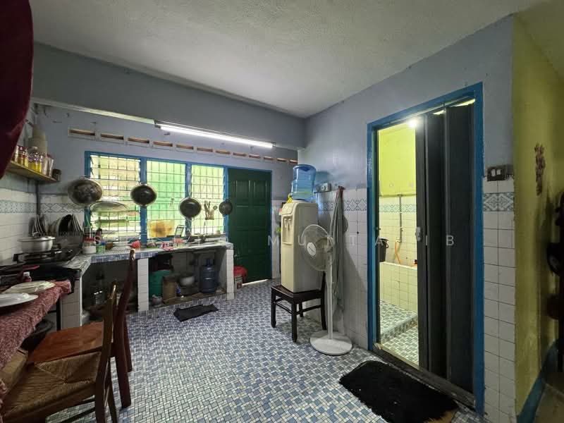 2-storey Terraced House for Sale in Taman Putra (Ampang) - Shafiq Muttalib - Kitchen - PropertyGuru.com.my