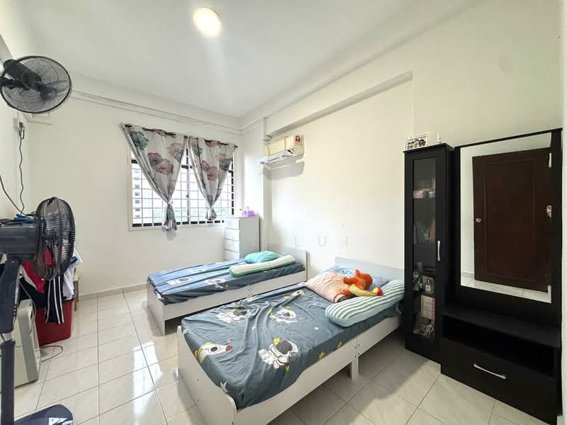 Pangsapuri untuk Dijual di Mewah View Luxurious Apartments - Lui Lui - Bedroom - PropertyGuru.com.my