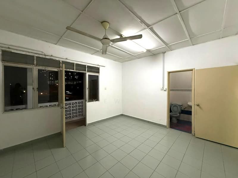 2-storey Terraced House for Rent in Taman Bukit Serdang (Seri Kembangan) - Kew . - Interior - PropertyGuru.com.my