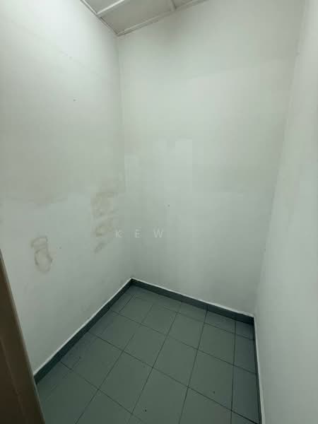 2-storey Terraced House for Rent in Taman Bukit Serdang (Seri Kembangan) - Kew . - Interior - PropertyGuru.com.my