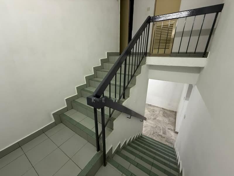2-storey Terraced House for Rent in Taman Bukit Serdang (Seri Kembangan) - Kew . - Corridor - PropertyGuru.com.my