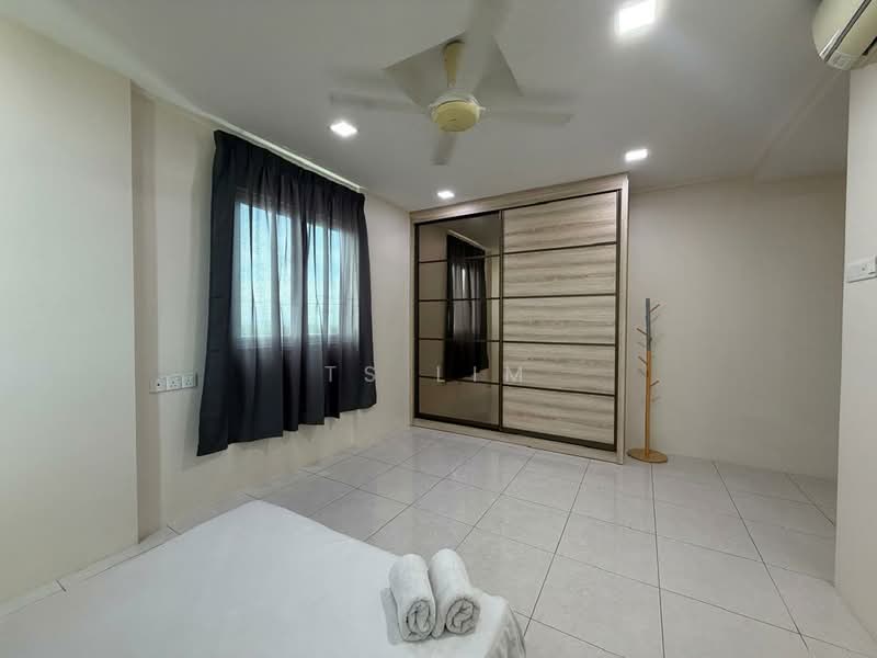 Kondominium untuk Dijual di The H2O Condominium - TS Lim - Bedroom - PropertyGuru.com.my