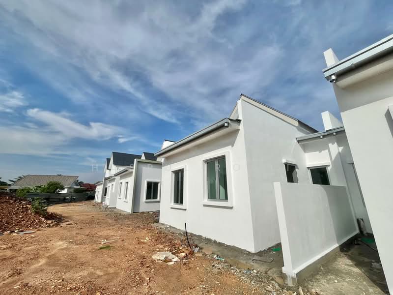 Semi-Detached House for Sale in Taman Nabira (Alor Setar) - Hasrul Rosli - Exterior - PropertyGuru.com.my