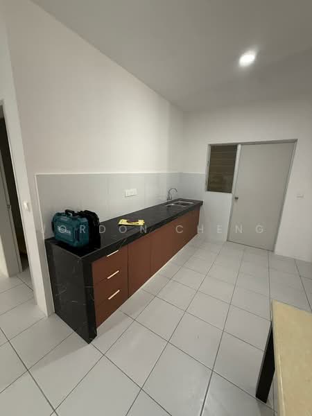 Kondominium untuk Disewa di Residensi Sateria - Jordon Cheng - Kitchen - PropertyGuru.com.my