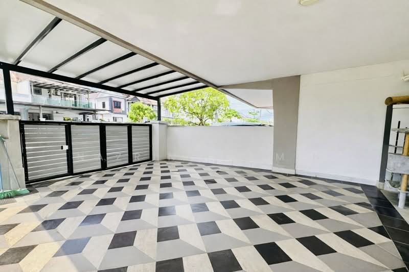 Semi-Detached House for Sale in Alam Suria (Puncak Alam) - Nazrin Hakimin - Exterior - PropertyGuru.com.my