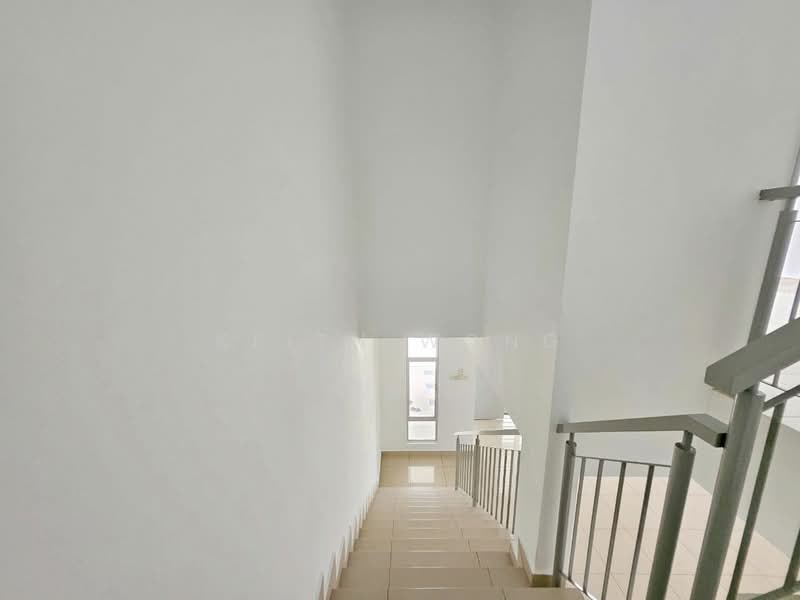 Rumah Teres 2 Tingkat untuk Dijual di Taman Seri Austin (Tebrau) - Keith Wong - Corridor - PropertyGuru.com.my