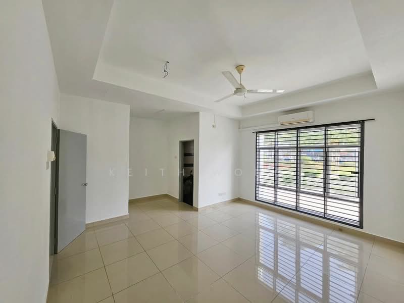Rumah Teres 2 Tingkat untuk Dijual di Taman Seri Austin (Tebrau) - Keith Wong - Living Room - PropertyGuru.com.my