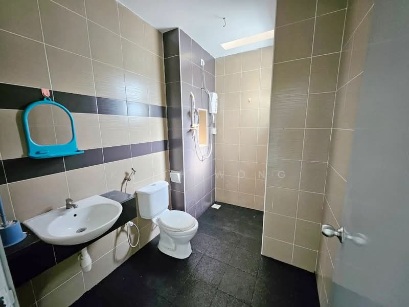 Rumah Teres 2 Tingkat untuk Dijual di Taman Seri Austin (Tebrau) - Keith Wong - Bathroom - PropertyGuru.com.my