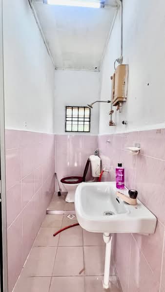 Rumah Teres 2 Tingkat untuk Dijual di Kota Masai (Pasir Gudang) - Mohd Ridzuan - Bathroom - PropertyGuru.com.my