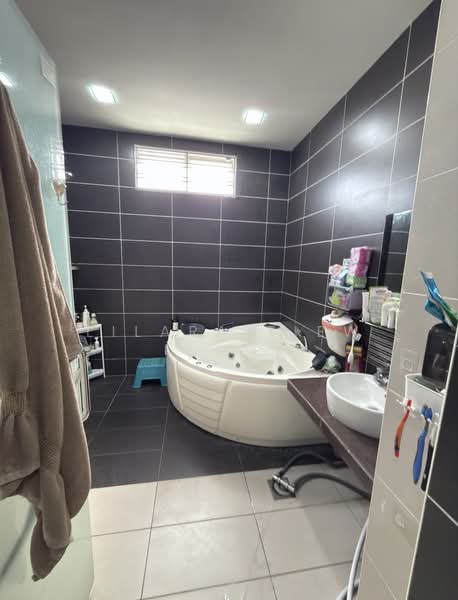 Rumah Teres untuk Dijual di Bandar Seri Alam (Masai) - Lilara Tiew - PropertyGuru.com.my