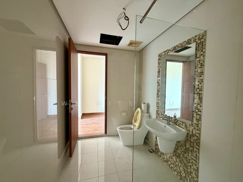 Kondominium untuk Dijual di Central Park condominium - Welwits Sim - Bathroom - PropertyGuru.com.my