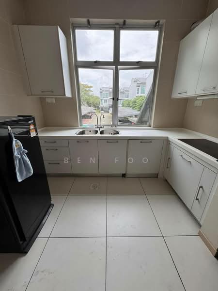 Rumah Bandar untuk Dijual di Taman Sutera Utama (Skudai) - Ben Foo - Kitchen - PropertyGuru.com.my