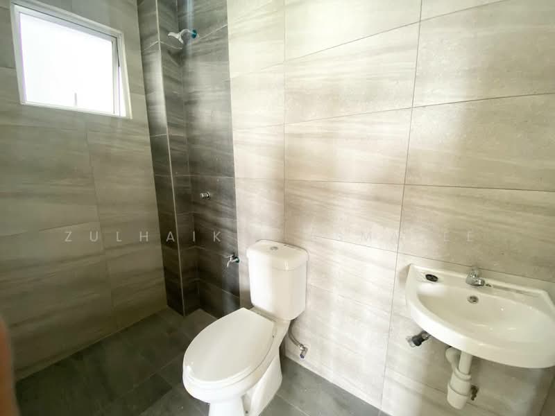 Pangsapuri untuk Disewa di Residensi Vista Agresif - Zulhaikal Asmadee - Bathroom - PropertyGuru.com.my