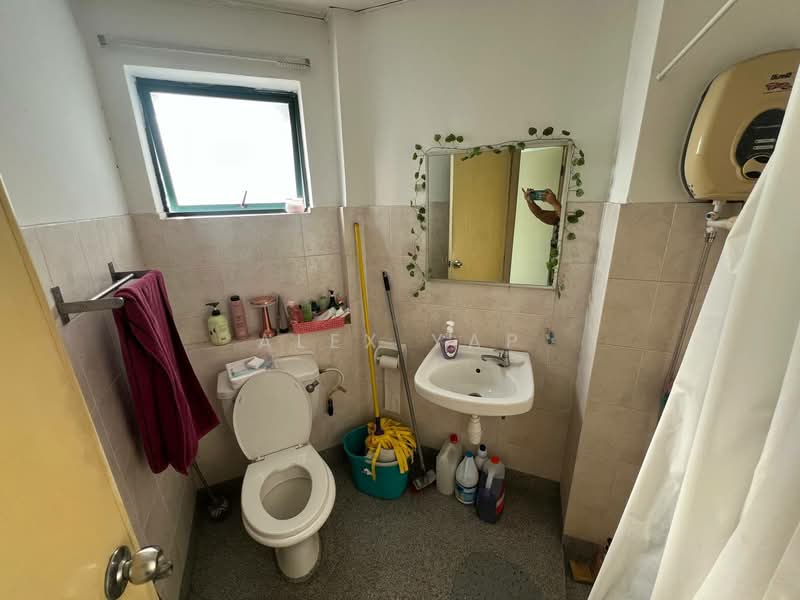 Kondominium untuk Dijual di Changkat View - Alex Yap - Bathroom - PropertyGuru.com.my