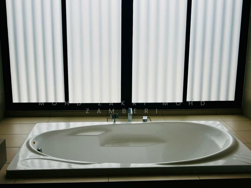 Rumah Berkembar untuk Disewa di Dengkil (Selangor) - Mohd Zakri Mohd Zamberi - Bathroom - PropertyGuru.com.my