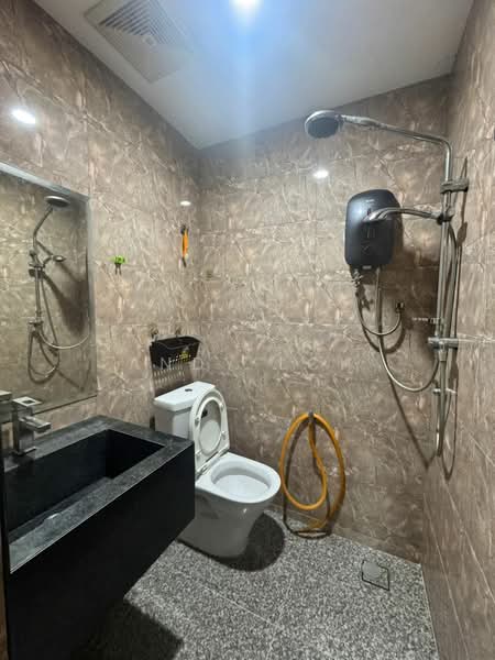 Rumah Teres 2 Tingkat untuk Disewa di Taman Meranti Jaya (Puchong) - Andy LCH - Bathroom - PropertyGuru.com.my