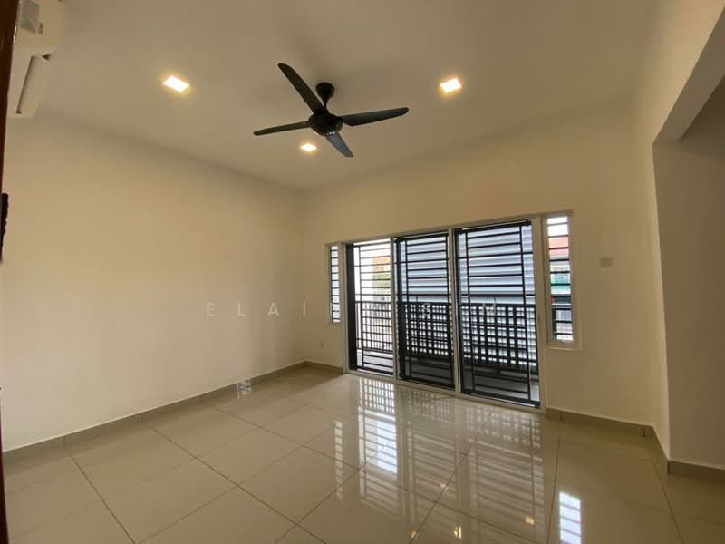 2-storey Terraced House for Sale in Nusantara Prima (Gelang Patah) - Elaine Sim - Living Room - PropertyGuru.com.my