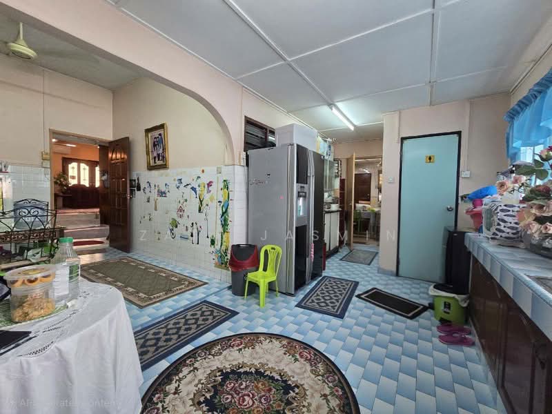 Rumah Teres 2 Tingkat untuk Dijual di Taman Selayang Indah (Selayang) - Zaty Jasmin - Kitchen - PropertyGuru.com.my