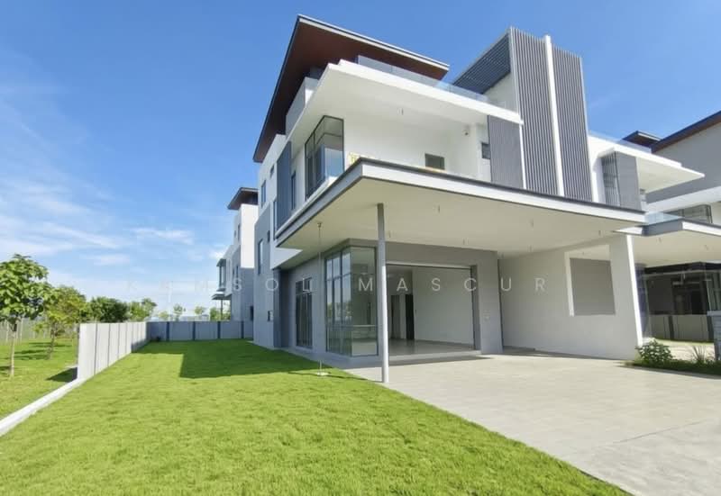 Semi-Detached House for Sale in Shah Alam (Selangor) - Kamsol Mascuri - Exterior - PropertyGuru.com.my